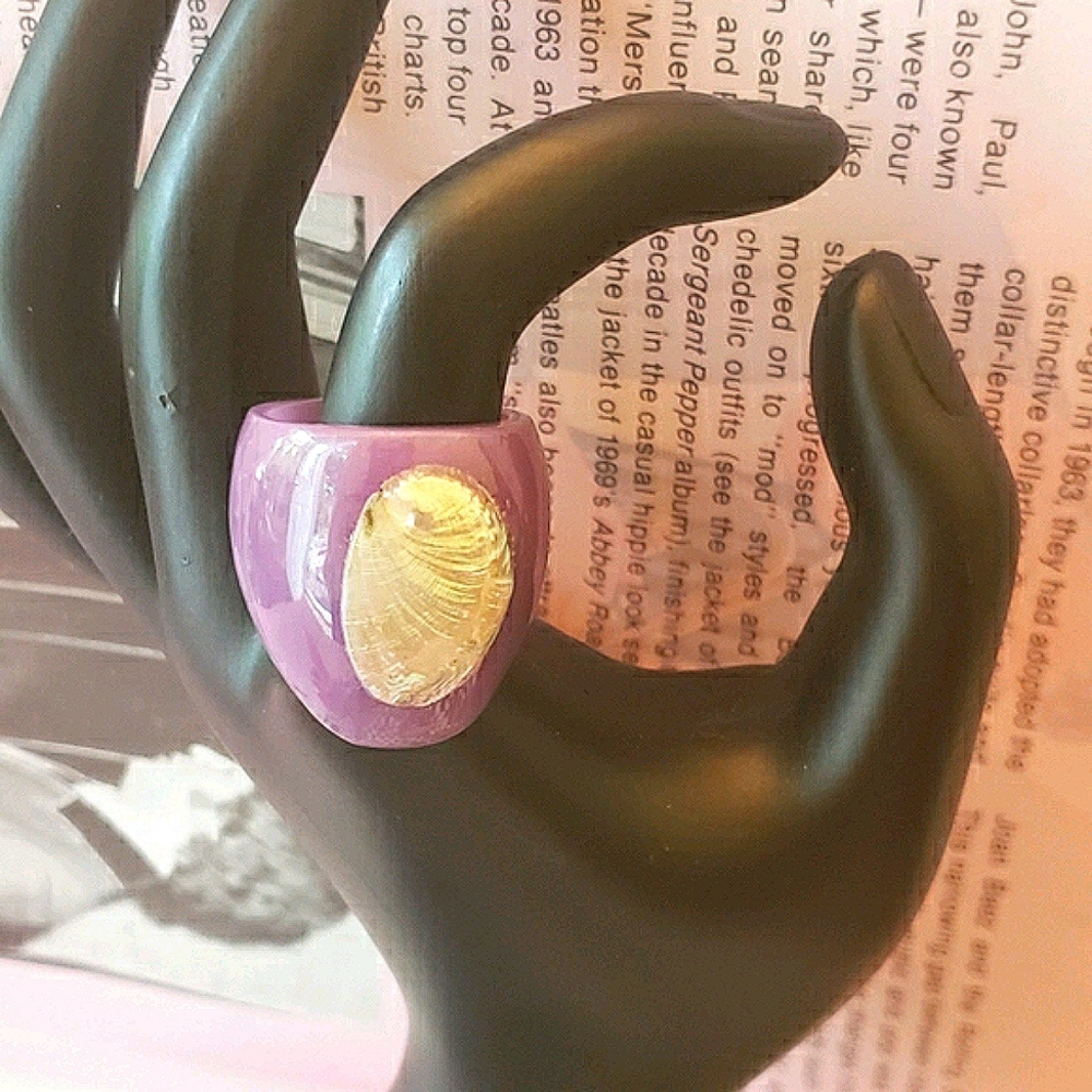 Vintage Chunky Ring Acrylic Abalone Seashell …